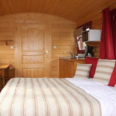 Le Domaine Des Tuileries Guest House Salins Bagian luar foto