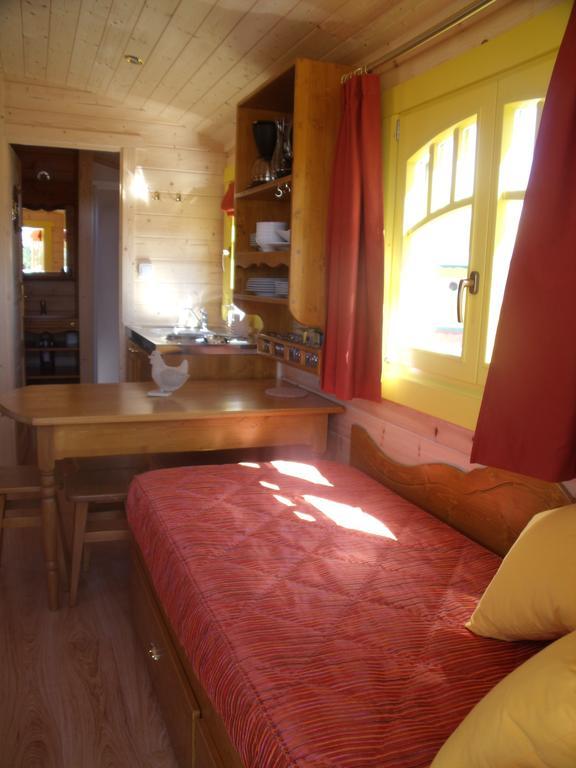 Le Domaine Des Tuileries Guest House Salins Ruang foto