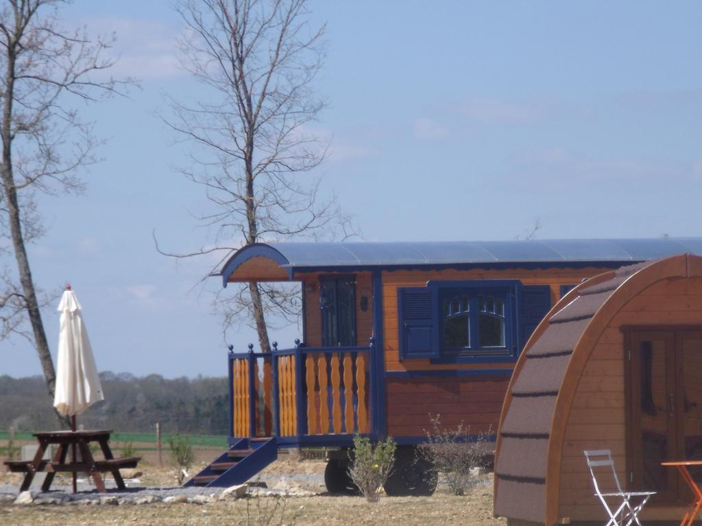 Le Domaine Des Tuileries Guest House Salins Ruang foto