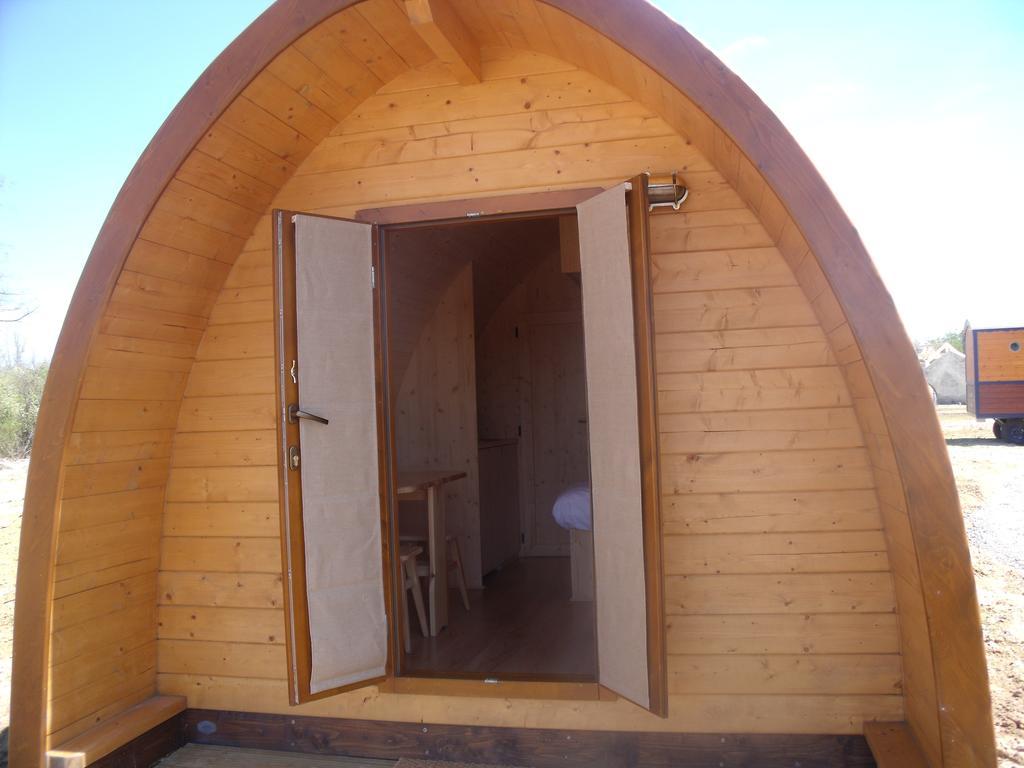 Le Domaine Des Tuileries Guest House Salins Ruang foto