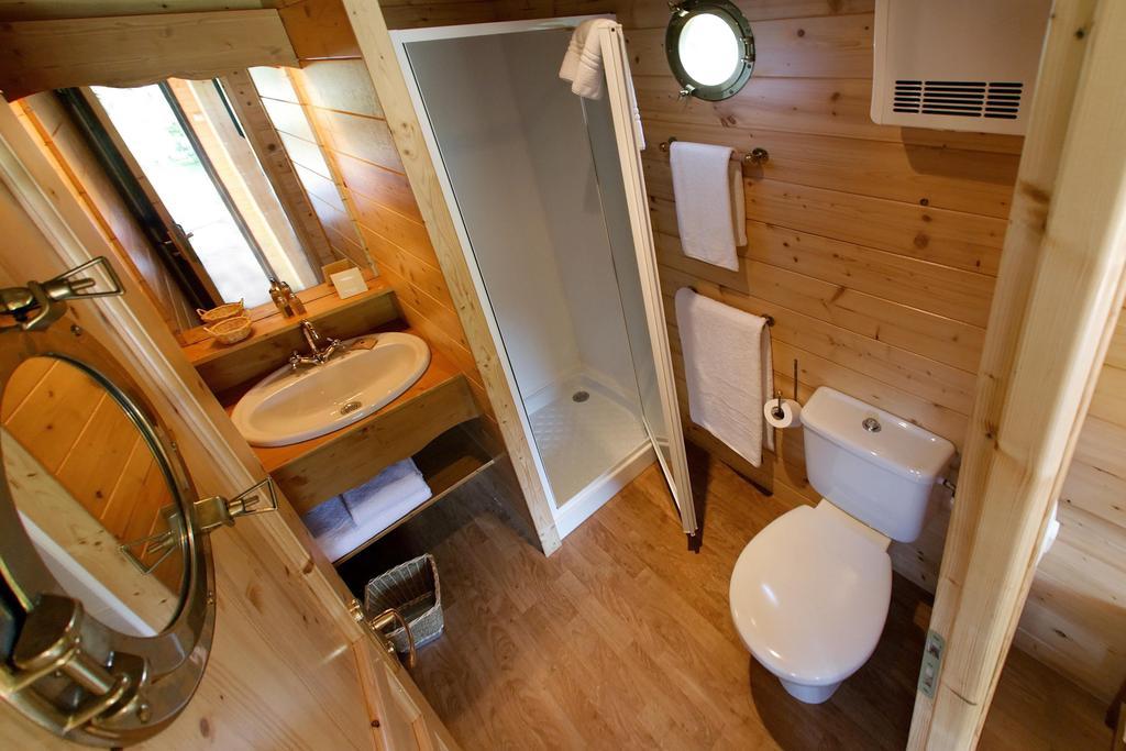 Le Domaine Des Tuileries Guest House Salins Ruang foto