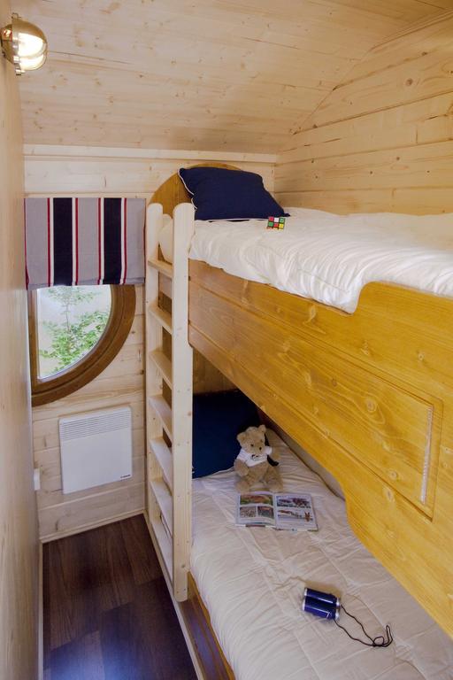 Le Domaine Des Tuileries Guest House Salins Ruang foto