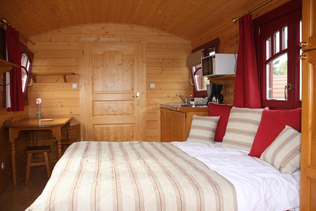 Le Domaine Des Tuileries Guest House Salins Bagian luar foto