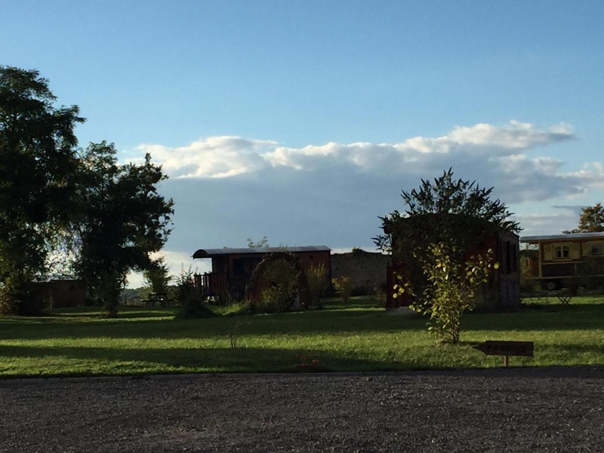 Le Domaine Des Tuileries Guest House Salins Bagian luar foto